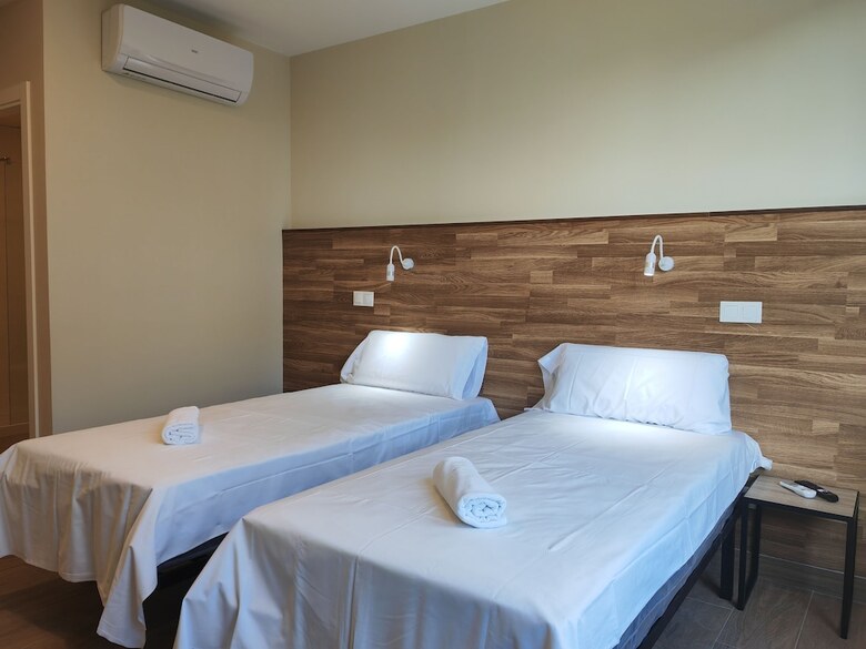 Apartahotel Golden Alcal�