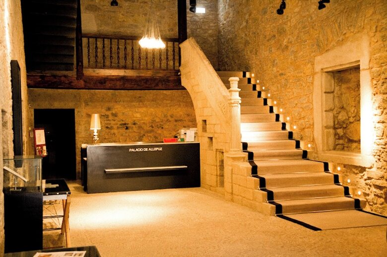 Hotel Hospeder�a Palacio De Allepuz
