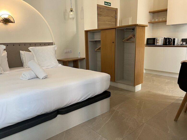 Aparthotel Reina Victoria Mercado