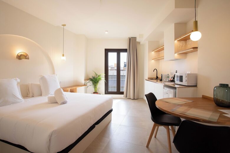 Aparthotel Reina Victoria Mercado
