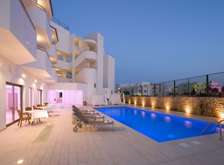 Aparthotel My Way Luxury Ibiza Studios