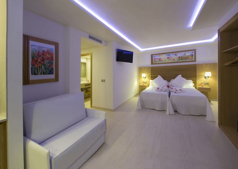 Aparthotel My Way Luxury Ibiza Studios