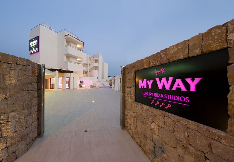 Aparthotel My Way Luxury Ibiza Studios