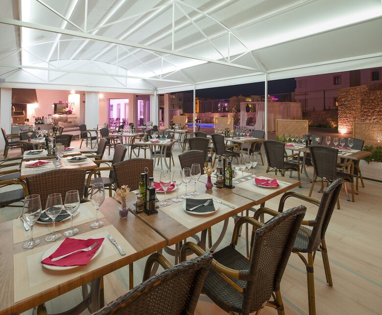 Aparthotel My Way Luxury Ibiza Studios