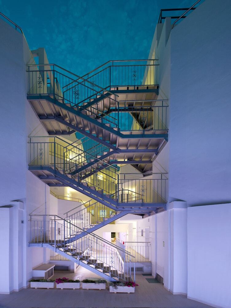 Aparthotel My Way Luxury Ibiza Studios
