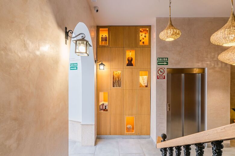 Aparthotel Casa de La Vega Suites