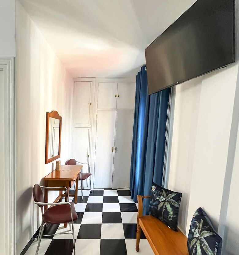 Hotel Micaela Charming Hostal