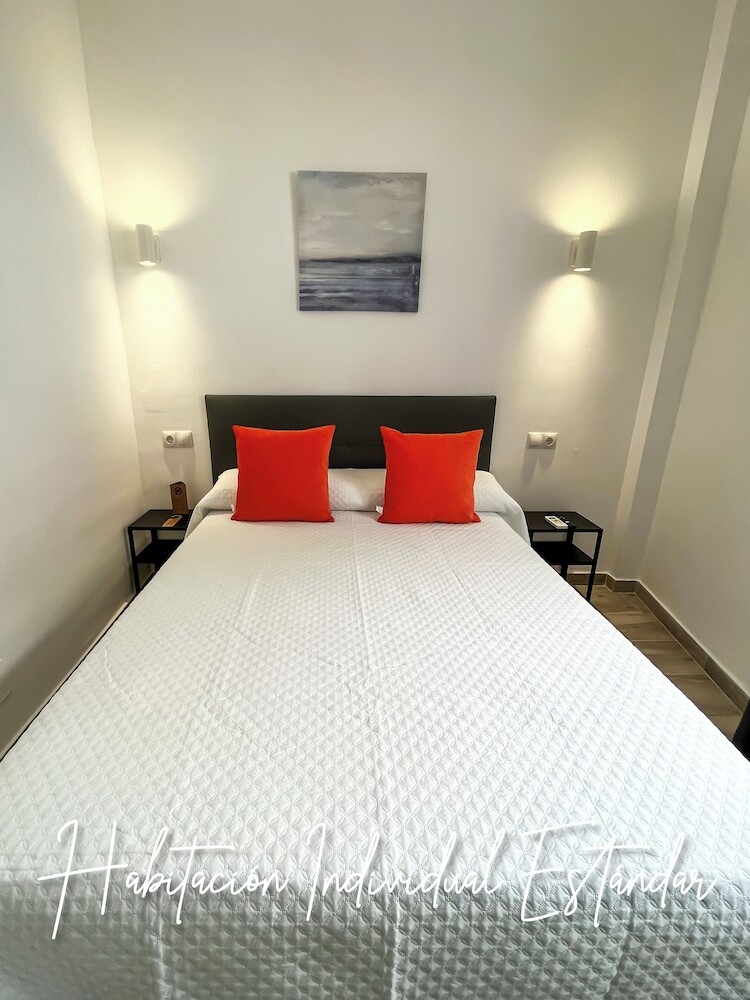 Hotel Micaela Charming Hostal