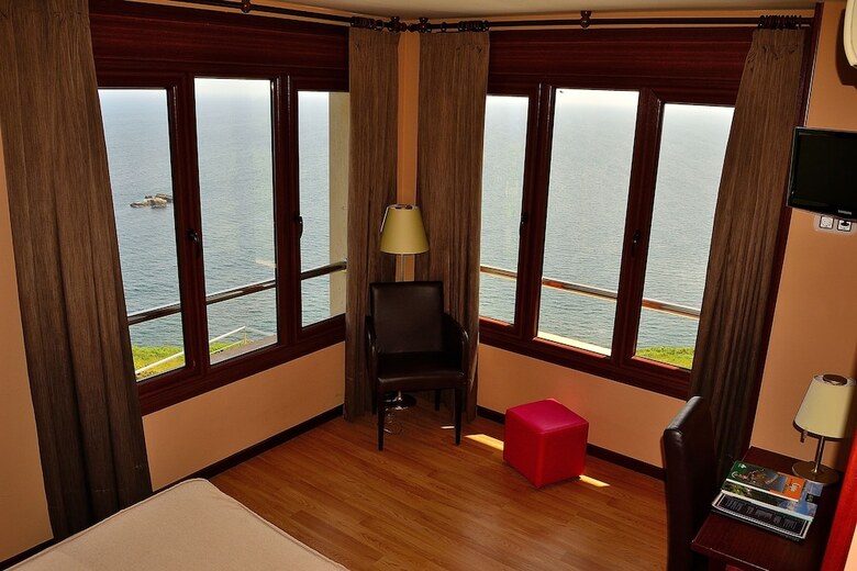 Hotel La Colina