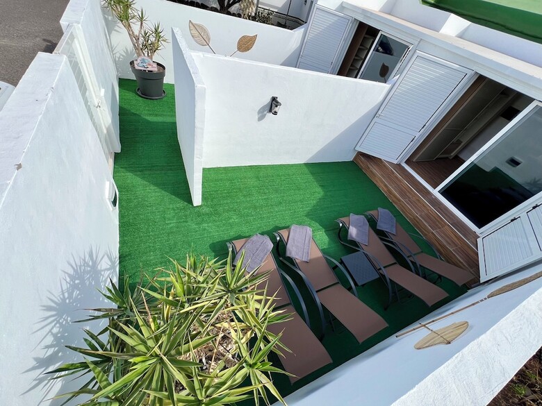 Sea View Bungalow With Communal Pool