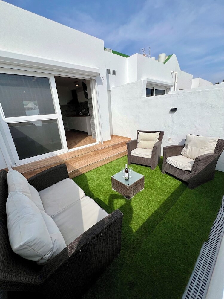 Sea View Bungalow With Communal Pool
