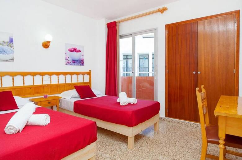 Aparthotel Apartamentos Puet