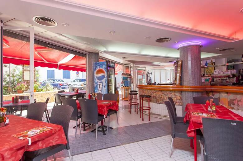 Aparthotel Apartamentos Puet