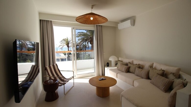 Hotel Neptuno Suites - Only Adults