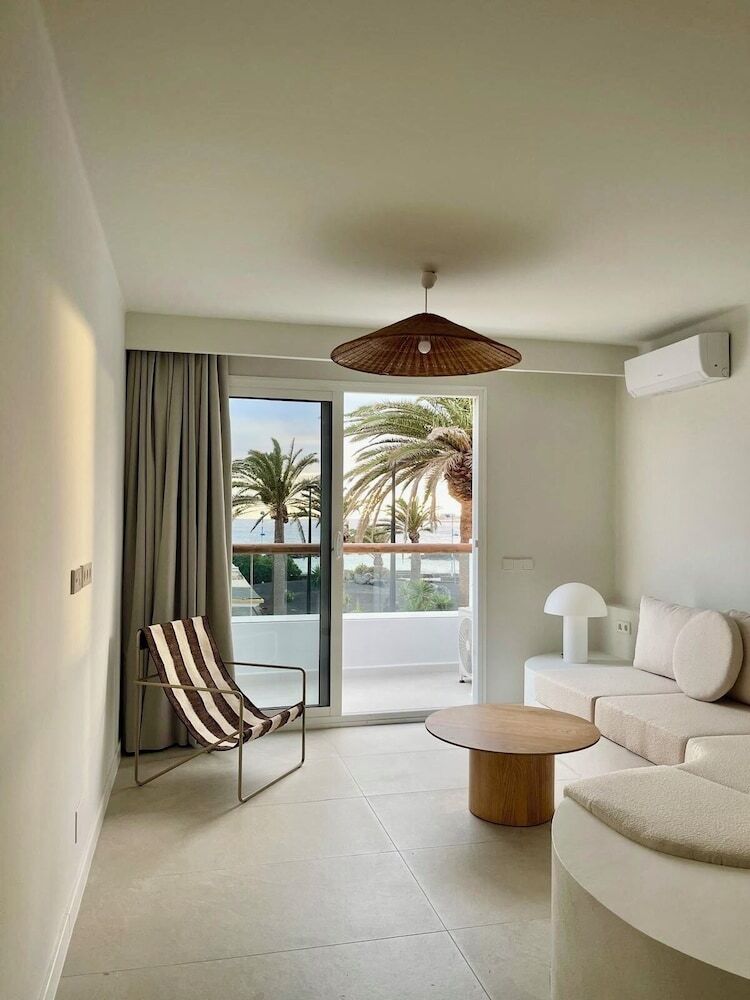 Hotel Neptuno Suites - Only Adults