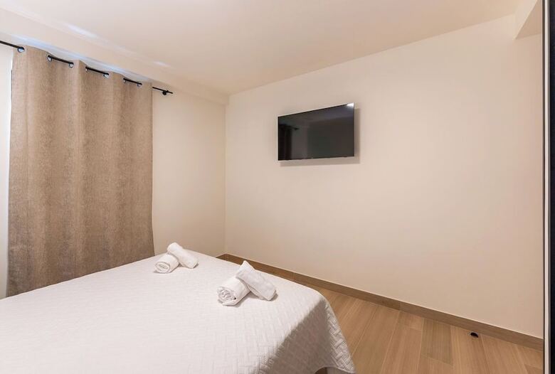 Hotel Emily Suites