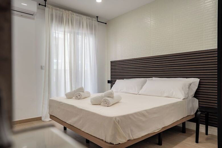 Hotel Emily Suites