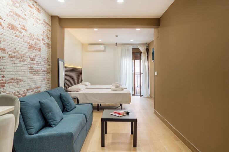 Hotel Emily Suites