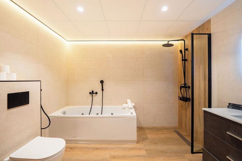Hotel Emily Suites
