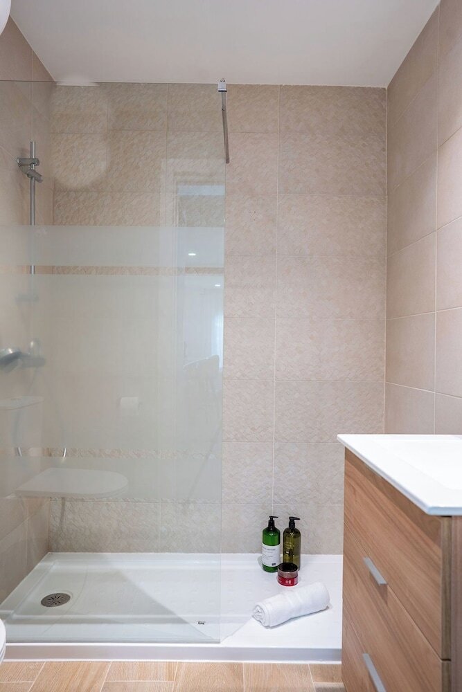Hotel Emily Suites