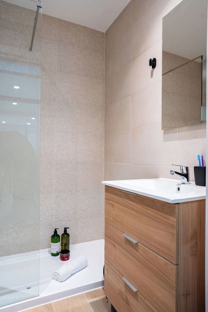 Hotel Emily Suites