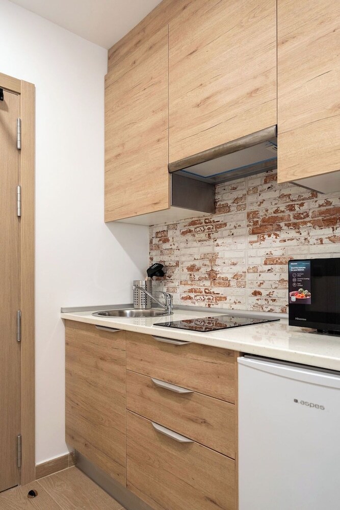 Hotel Emily Suites