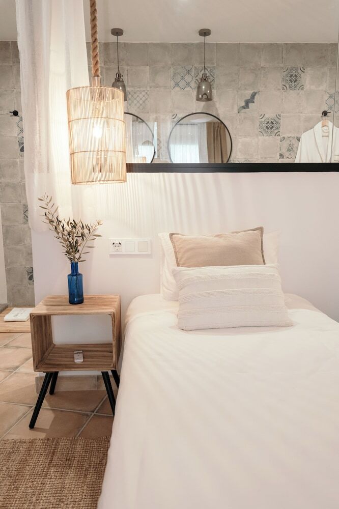 Bed & Breakfast Hearts & Home