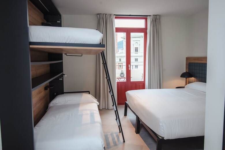 Hotel Latroupe La Granja