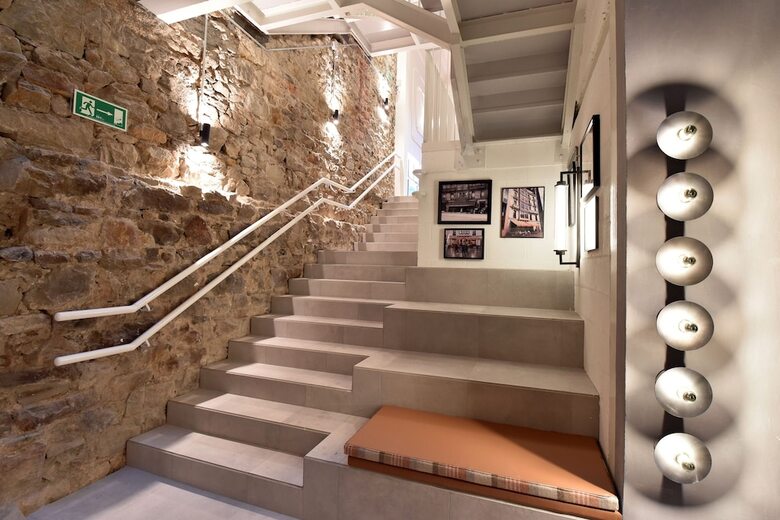 Hotel Latroupe La Granja
