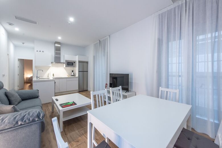 Aparthotel Apartamentos Santa Mar�a 15
