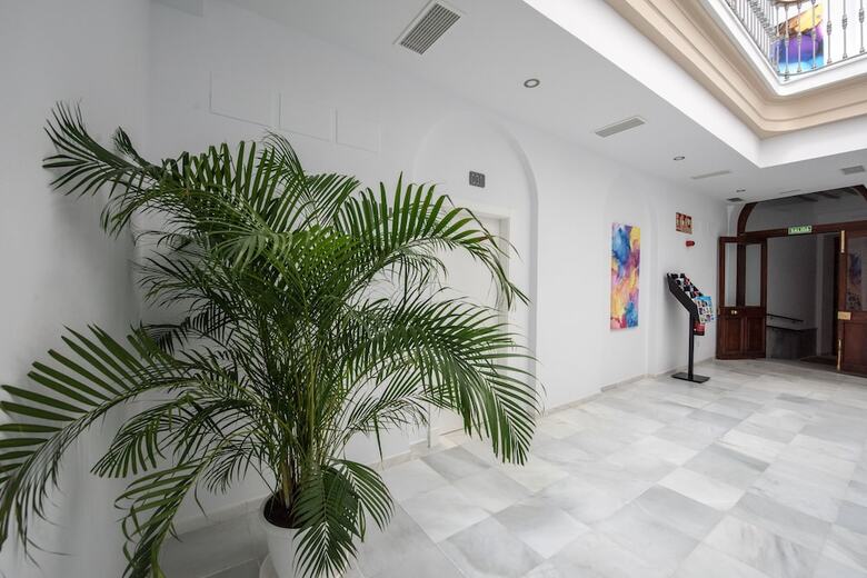 Aparthotel Apartamentos Santa Mar�a 15