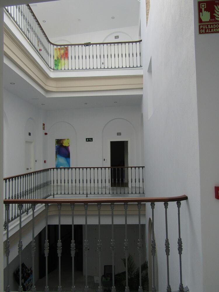 Aparthotel Apartamentos Santa Mar�a 15