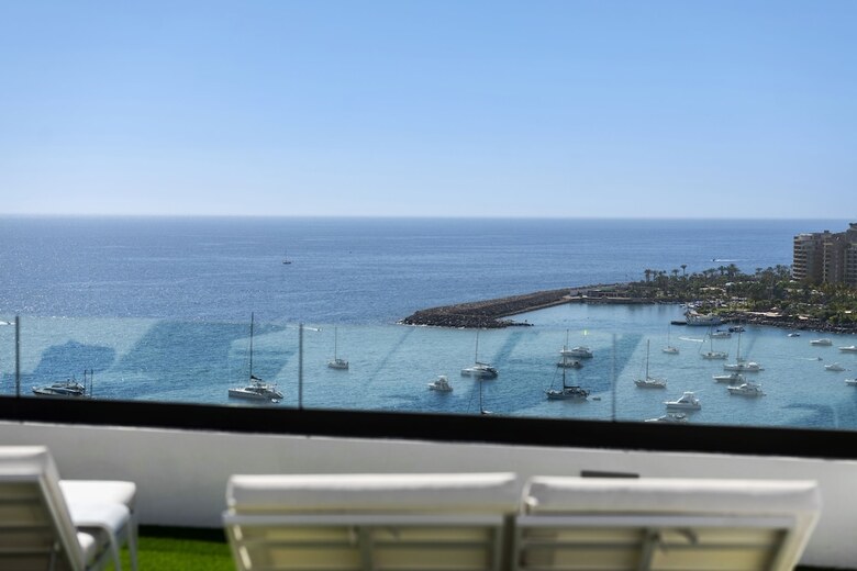Aparthotel Palmera Sea View