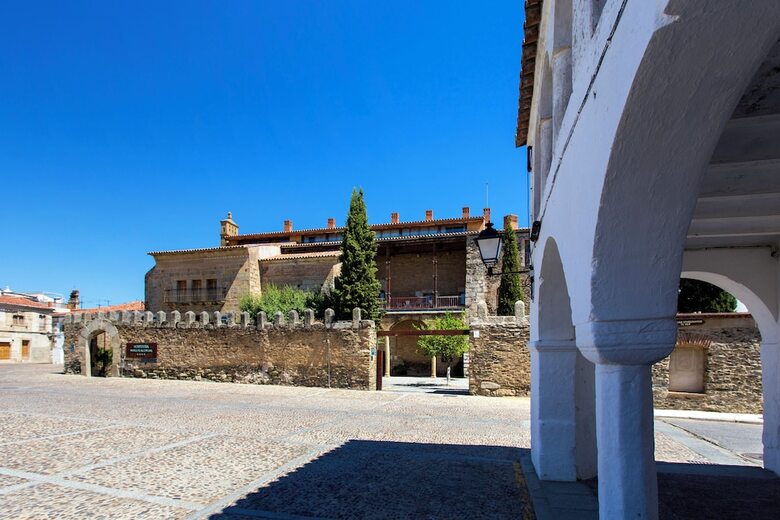 Hotel 4* Puente De Alcon�tar