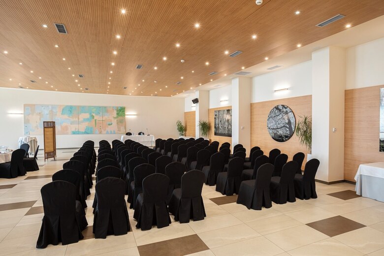 Hotel 4* Puente De Alcon�tar