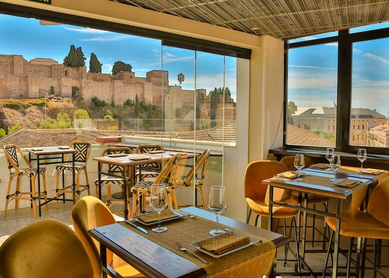 Alcazaba Premium Hotel
