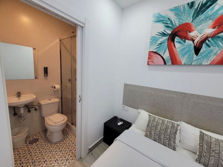 Hotel Ayz Silvela - Auto Check-in Property