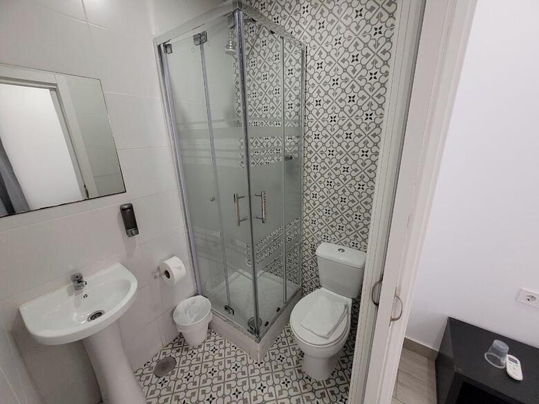 Hotel Ayz Silvela - Auto Check-in Property