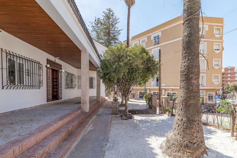 Hotel Ayz Silvela - Auto Check-in Property