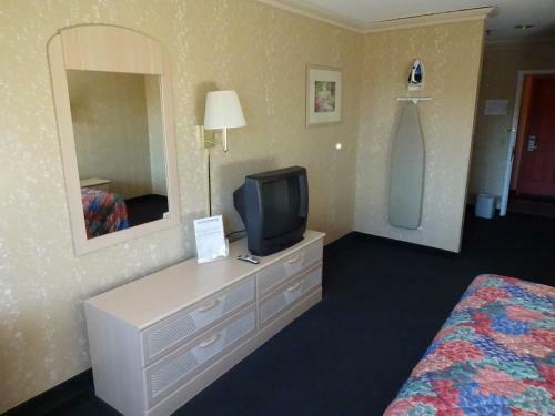Hotel Hilltop Express Inn