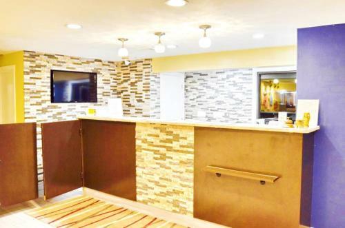 Hotel Flagship Inn & Suites
