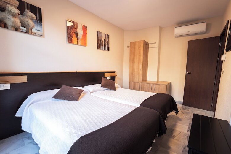 Aparthotel Apartamentos Reyes Cat�licos