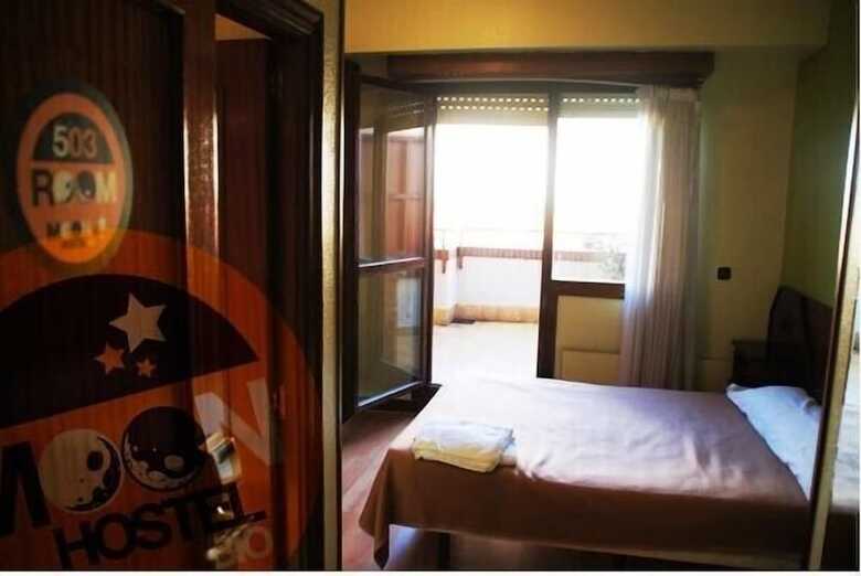 Hostal Moon Hostel Bio