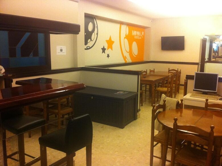 Hostal Moon Hostel Bio