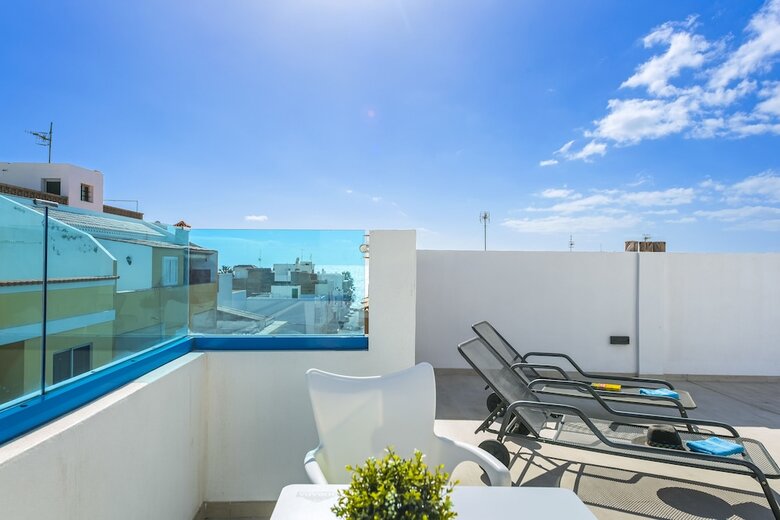 Hostal Okeanos Eco Guest House