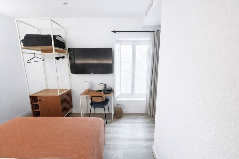 Hostal Bypillow Casa Gades