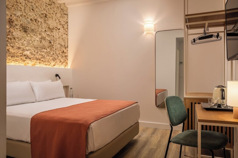 Hostal Bypillow Casa Gades