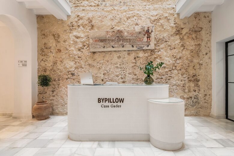 Hostal Bypillow Casa Gades