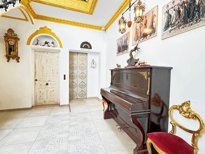 Palace House H�rcules