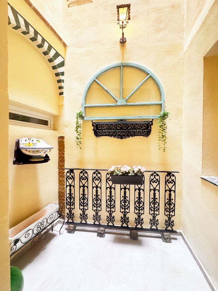 Palace House H�rcules
